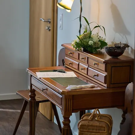 Le Clos De La Vieille Dame Bed & Breakfast *
